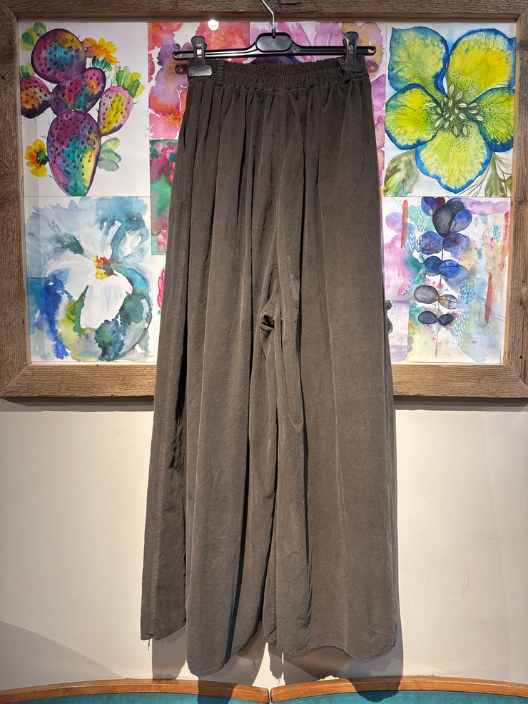 Pantalone ampio velluto 2000 righe marrone