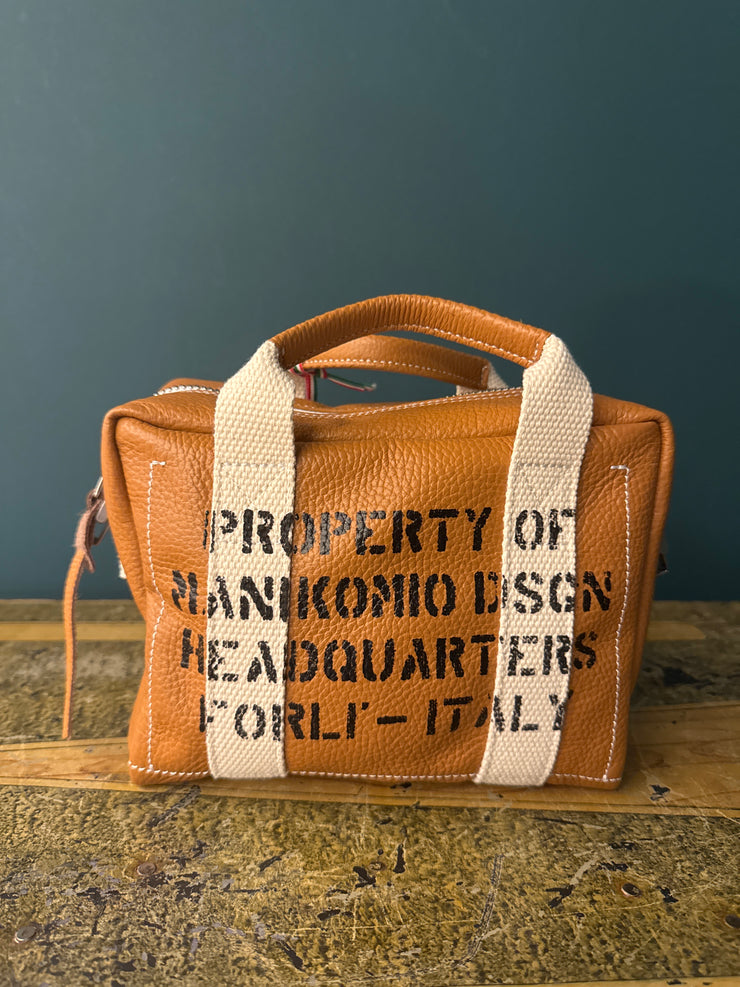 Borsa Marty pelle martellata tobacco manikomio dsgn