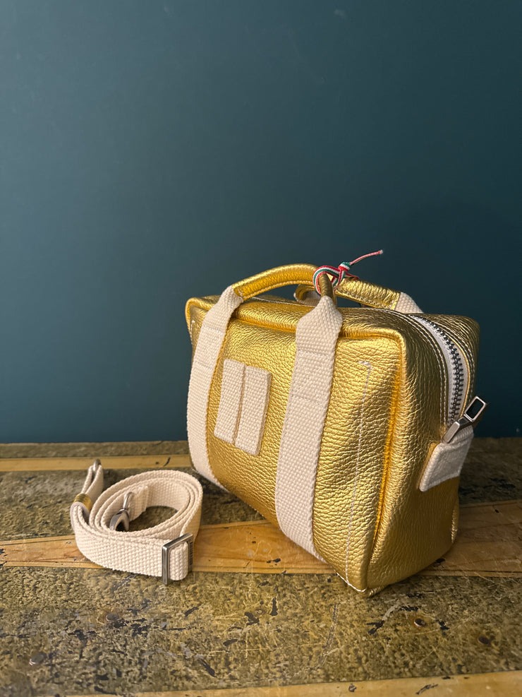 Borsa Marty pelle martellata laminata gold manikomio dsgn