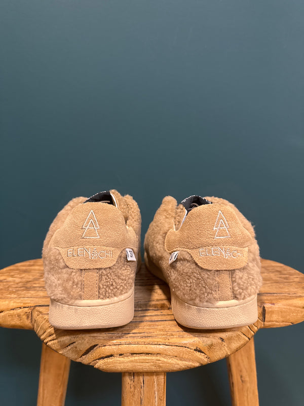 Sneakers fur camel
