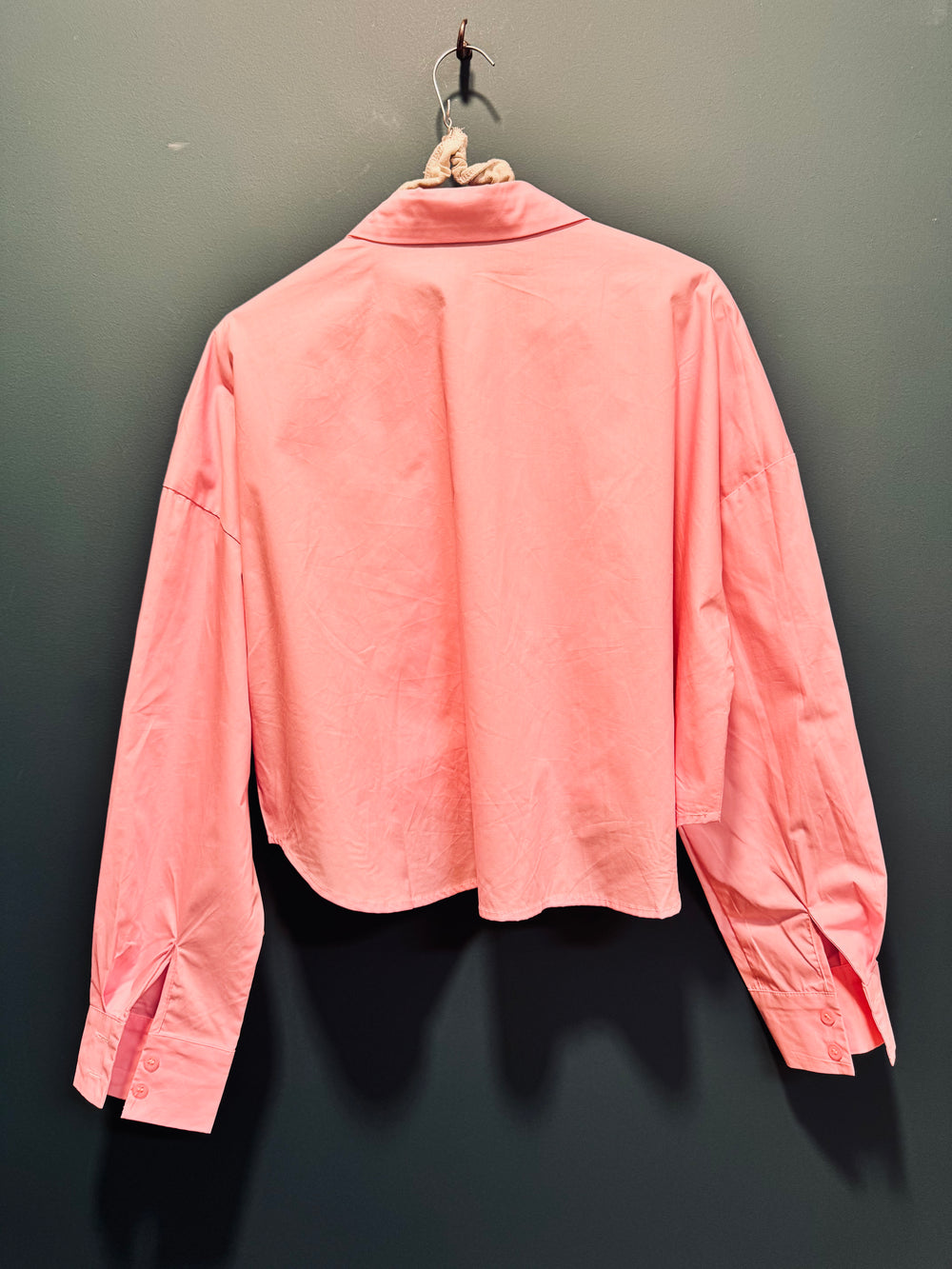 Camicia rosa con taschino ricamo