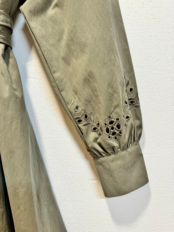 Abito chemisier verde militare con ricamo