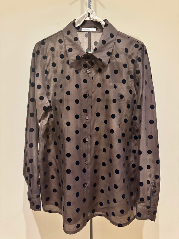 Camicia marrone con pois neri