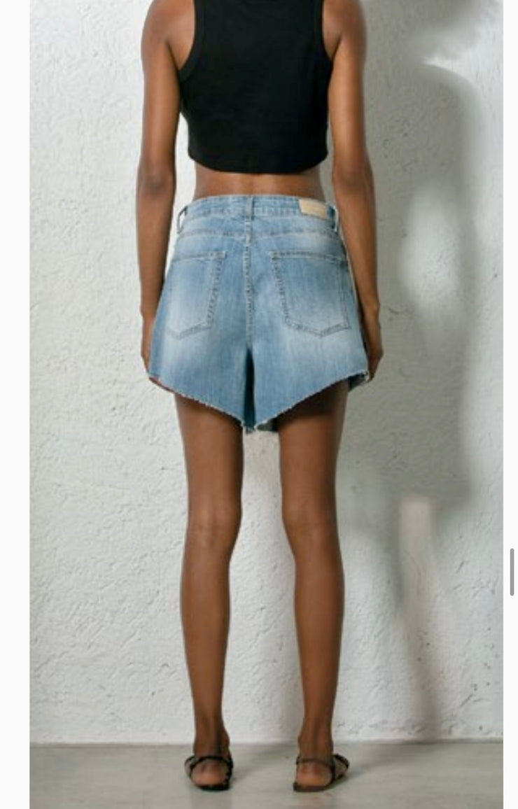 Short denim