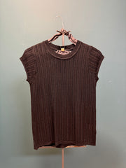 T-shirt nera traforata