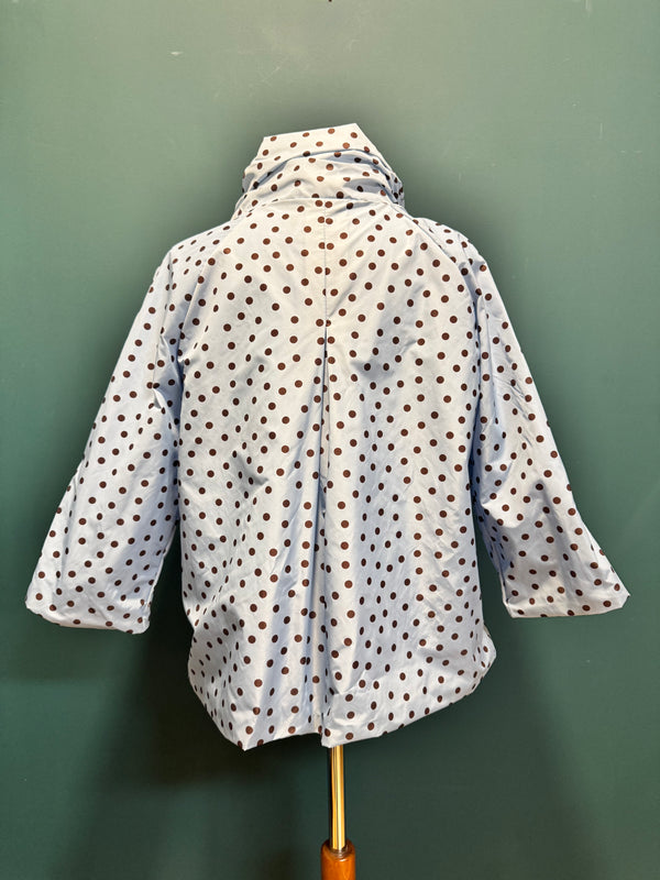 Giacca taffetta azzurra con pois marroni