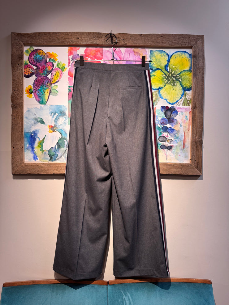Pantalone city grigio con bande