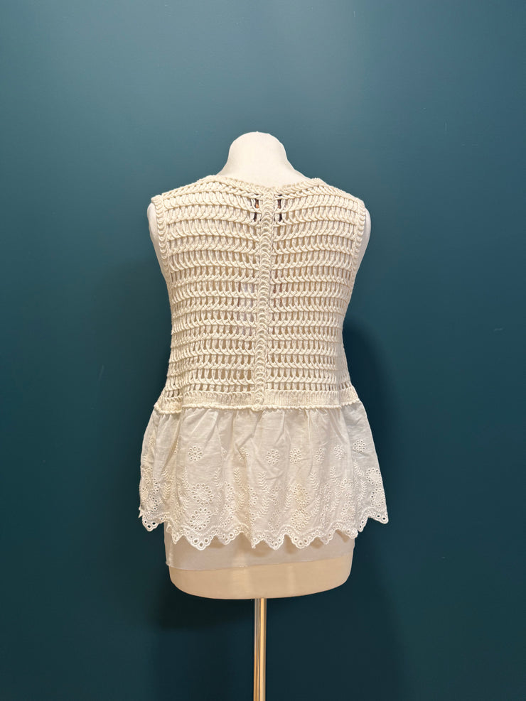 Gilet ecrù traforato con ricamo