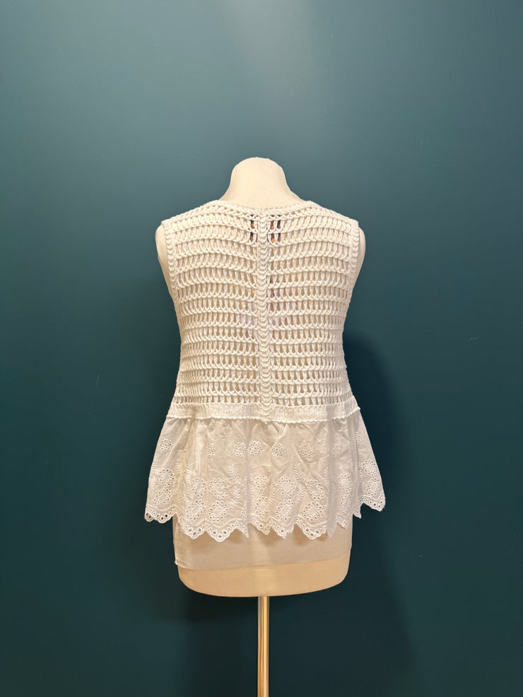 Gilet bianco traforato con ricami