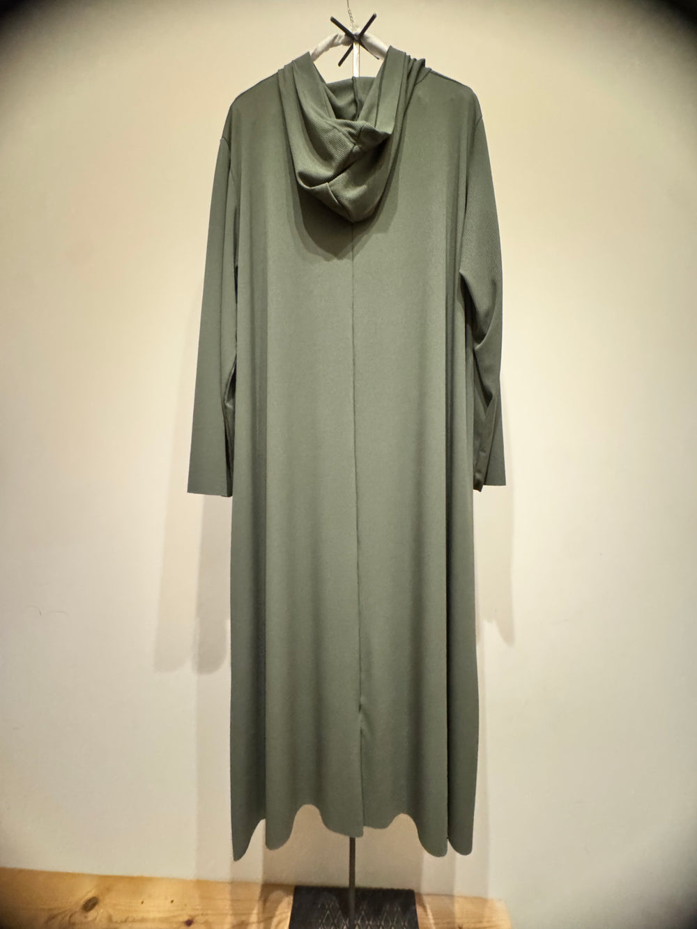 Abito con cappuccio verde militare