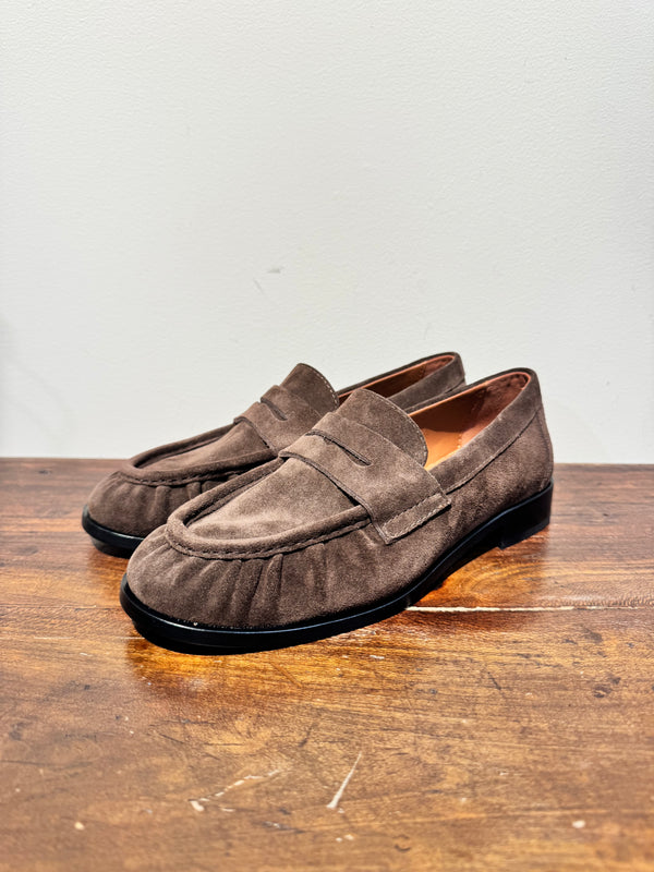 Mocassino scamosciato testa moro