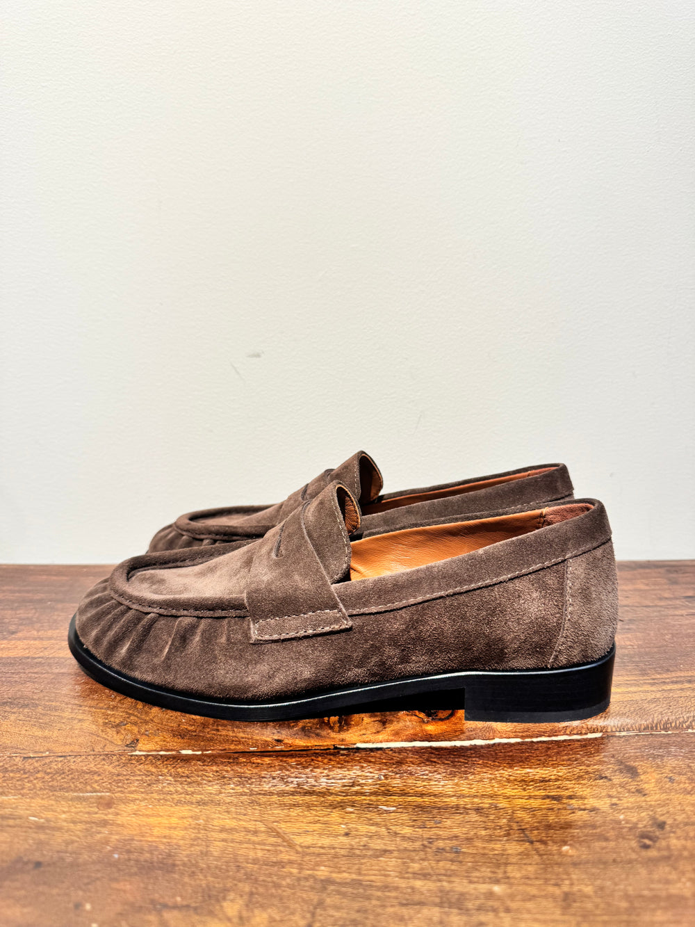 Mocassino scamosciato testa moro