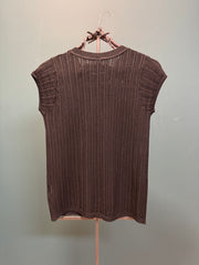 T-shirt nera traforata
