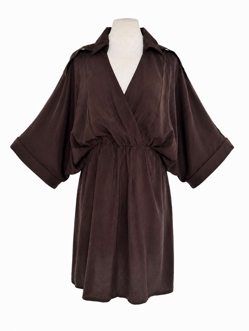 Abito corto marrone con manica kimono