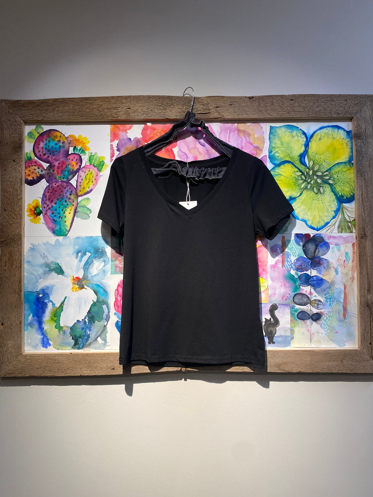 T-shirt scollo V nera